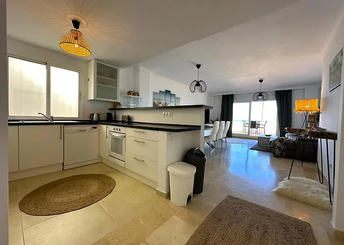 Mary إِستيبونا