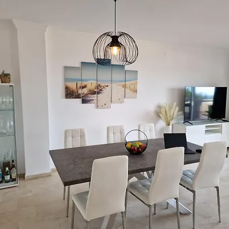 Mary * 埃斯特波纳